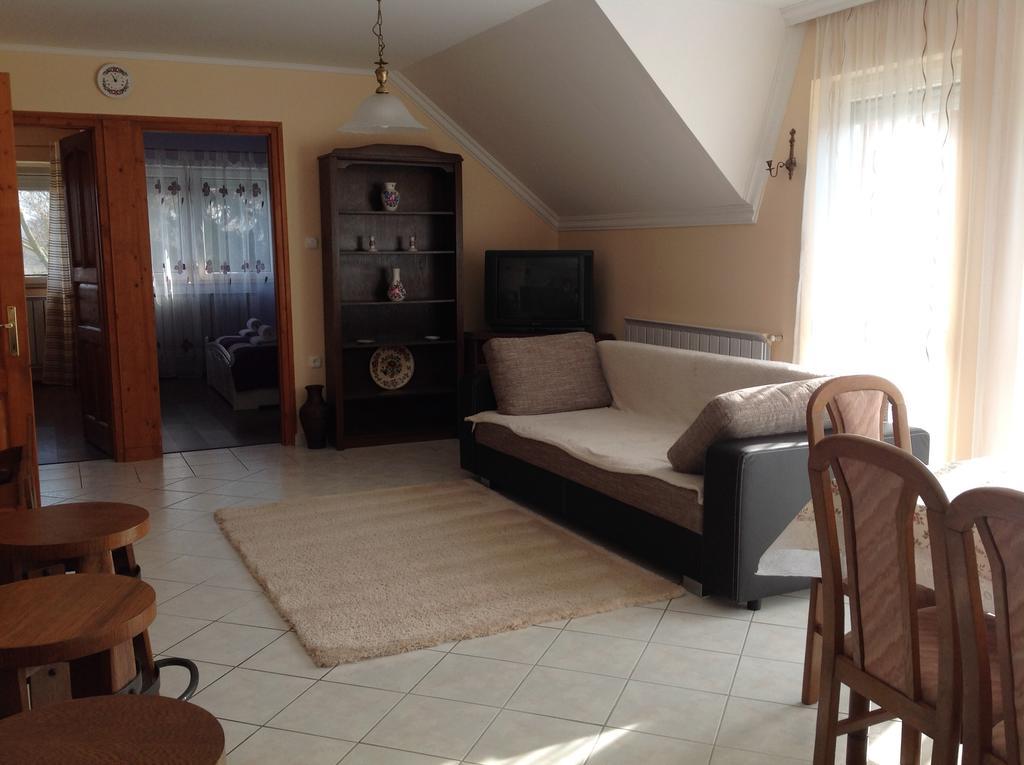Attila Apartmanhaz Hotel Hévíz Kamer foto