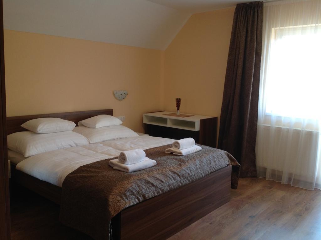 Attila Apartmanhaz Hotel Hévíz Kamer foto
