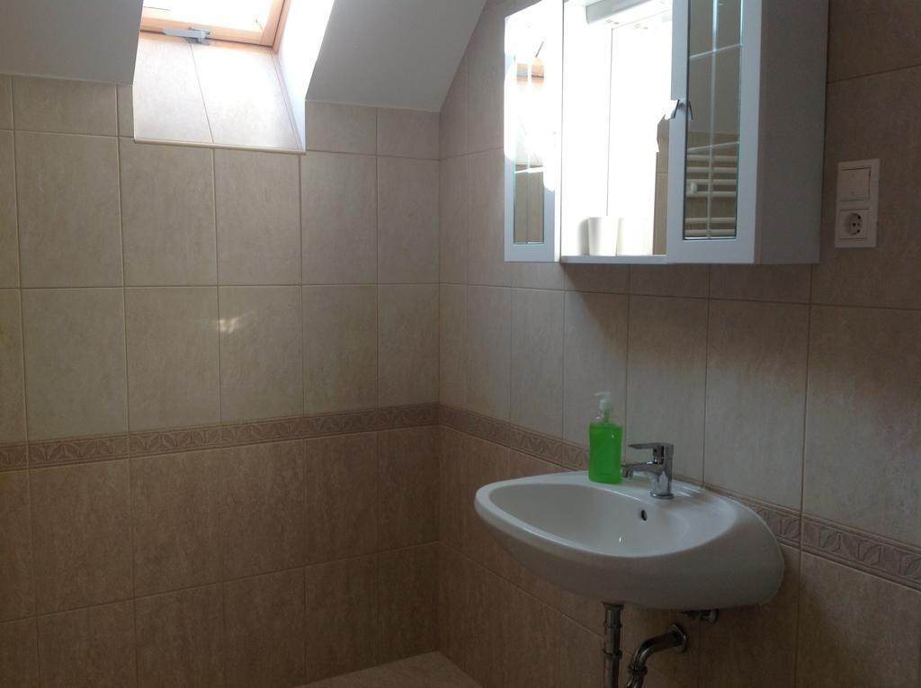 Attila Apartmanhaz Hotel Hévíz Kamer foto