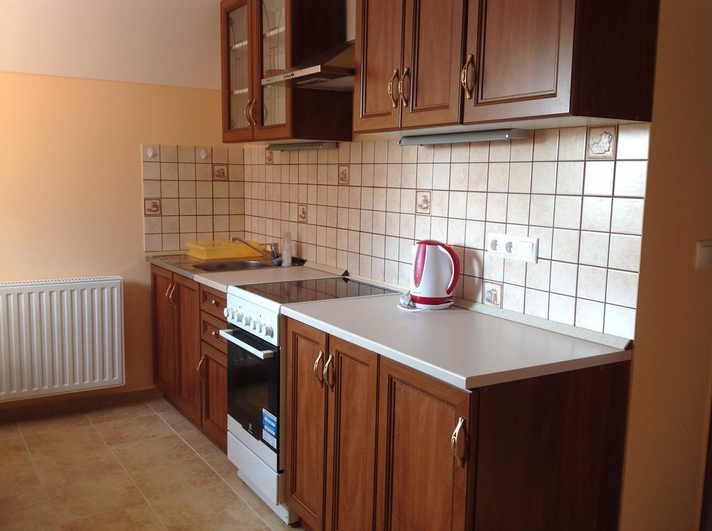 Attila Apartmanhaz Hotel Hévíz Kamer foto