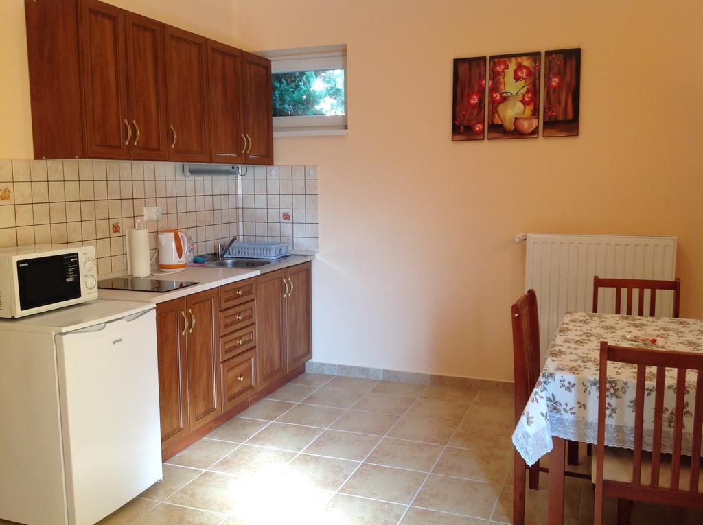 Attila Apartmanhaz Hotel Hévíz Kamer foto