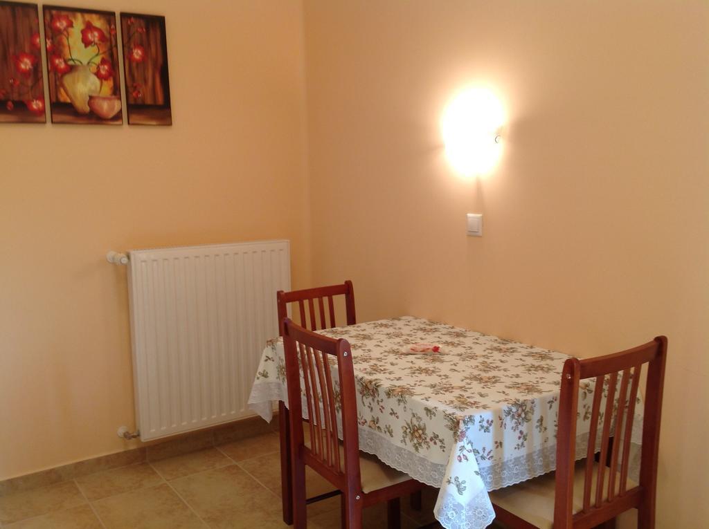 Attila Apartmanhaz Hotel Hévíz Kamer foto