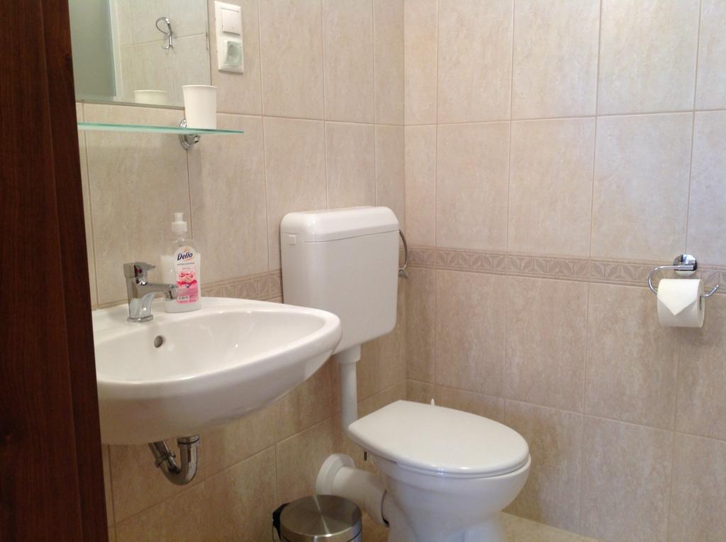 Attila Apartmanhaz Hotel Hévíz Kamer foto