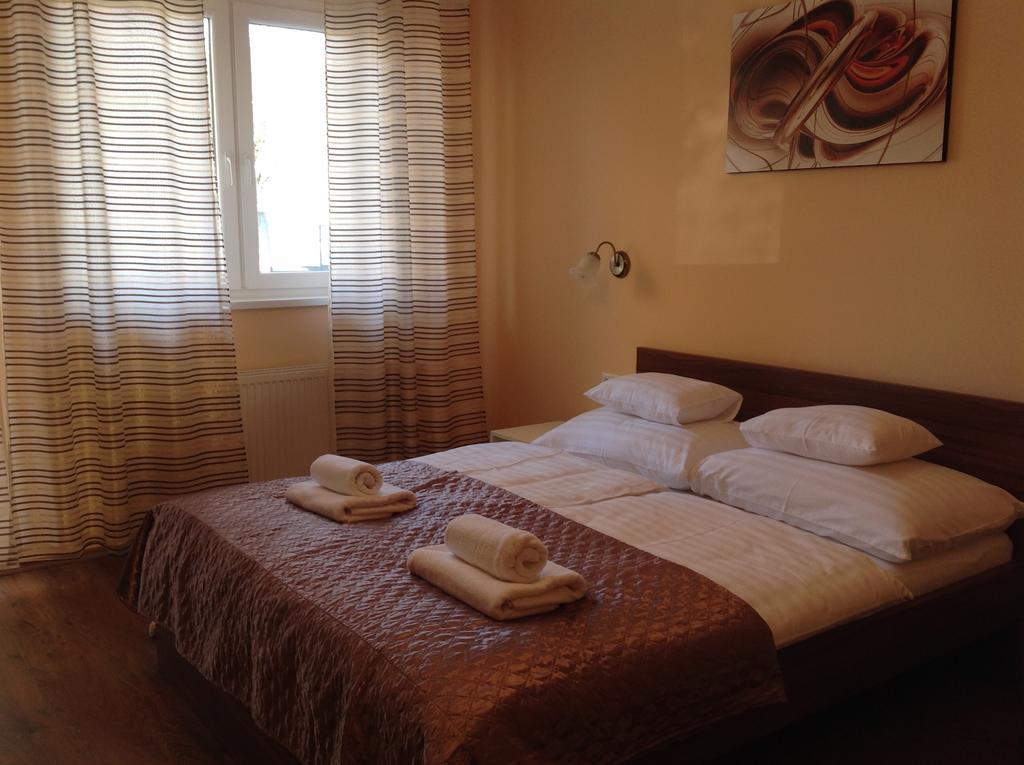 Attila Apartmanhaz Hotel Hévíz Kamer foto